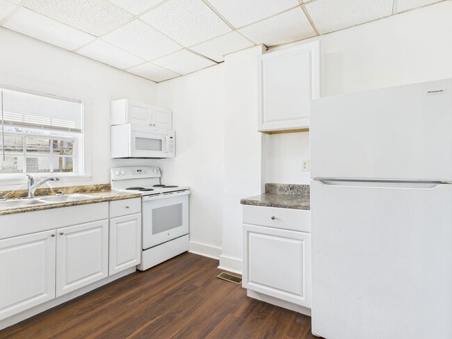 Building Photo - 1454 Ferndale Ave