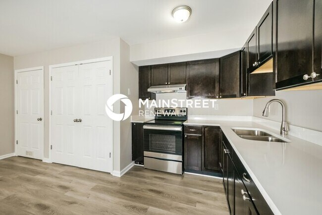Building Photo - 3 Bedroom Pet-Friendly Home in LOUISVILLE, KY with Main Street Renewal