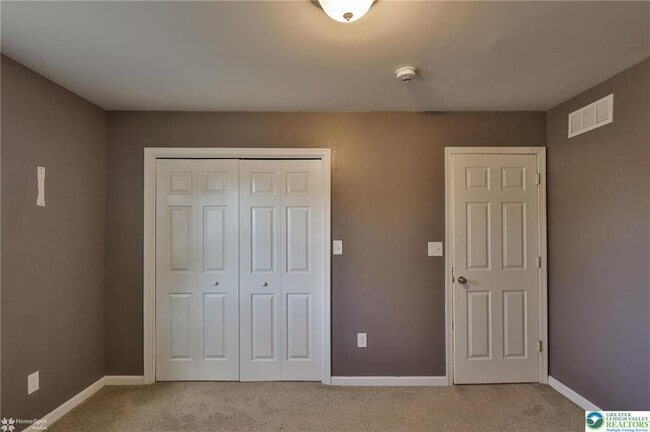 Building Photo - 2811 Kingsview Ave