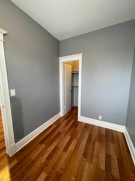 Building Photo - 2532 S Albany Ave