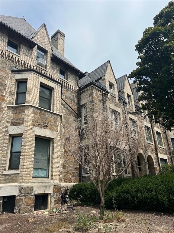 Building Photo - 22 Garrison Rd