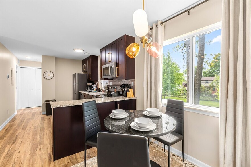 Building Photo - 18443 Sharon Ln