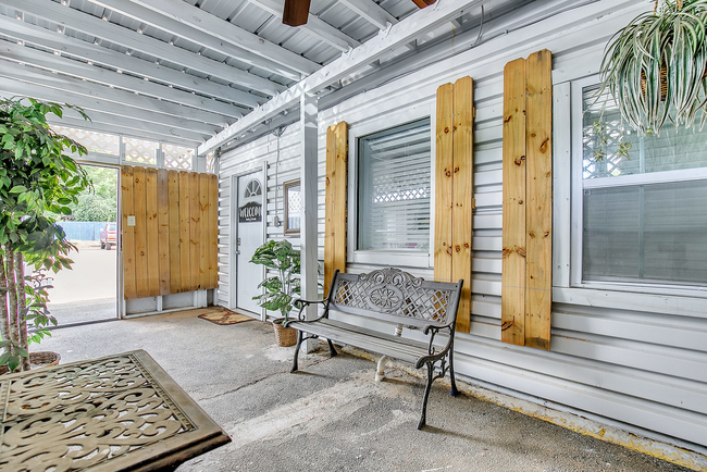 Exterior porch - 100 Strickland Dr