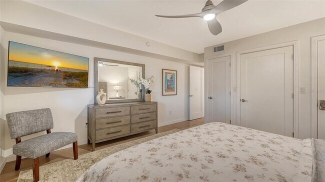 Building Photo - 5757 Gulf of Mexico Dr