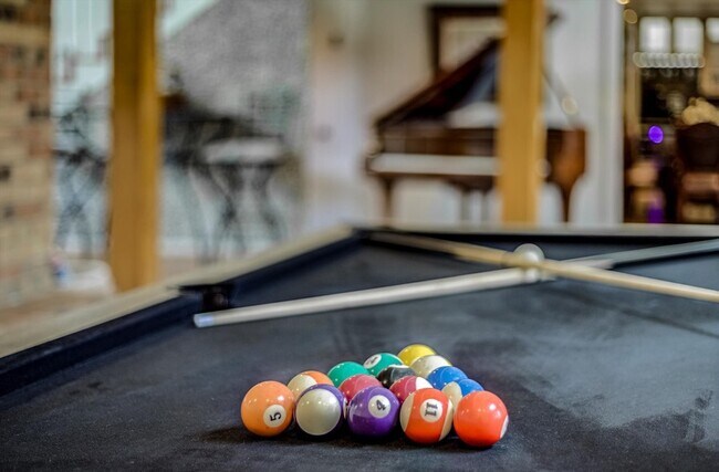 Building Photo - 22 Winged Foot Dr