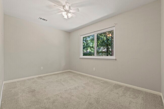 Building Photo - 248 S Pathfinders Cir