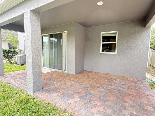 Building Photo - 8025 Navel Orange Ln