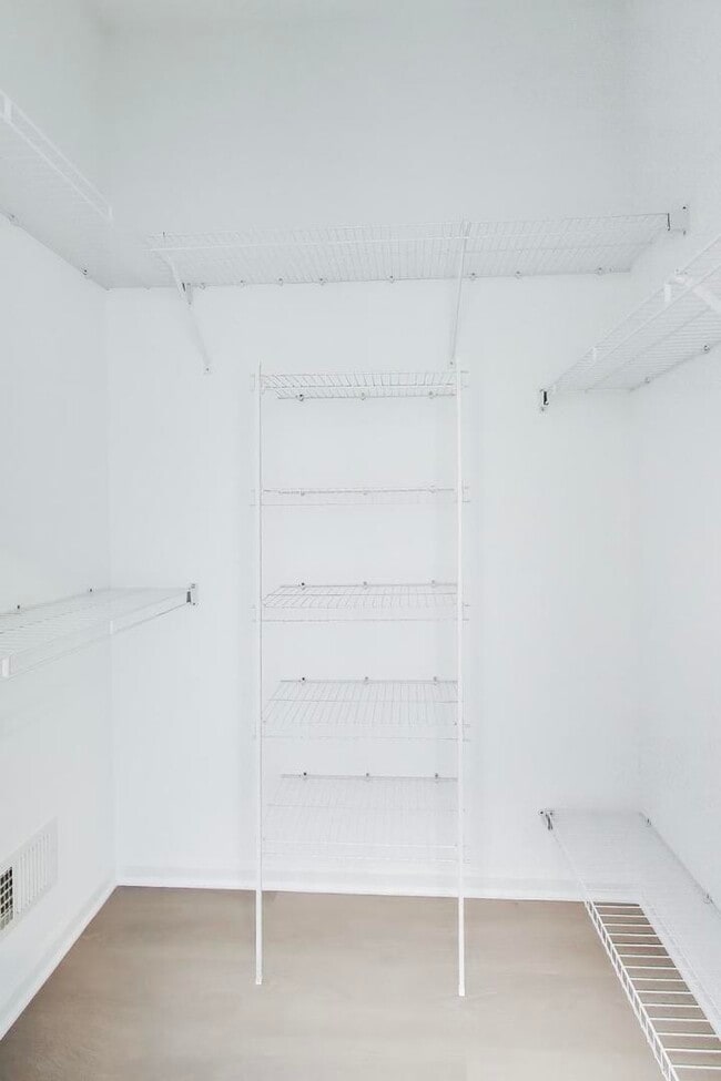 Building Photo - 2073 Cambria Ct