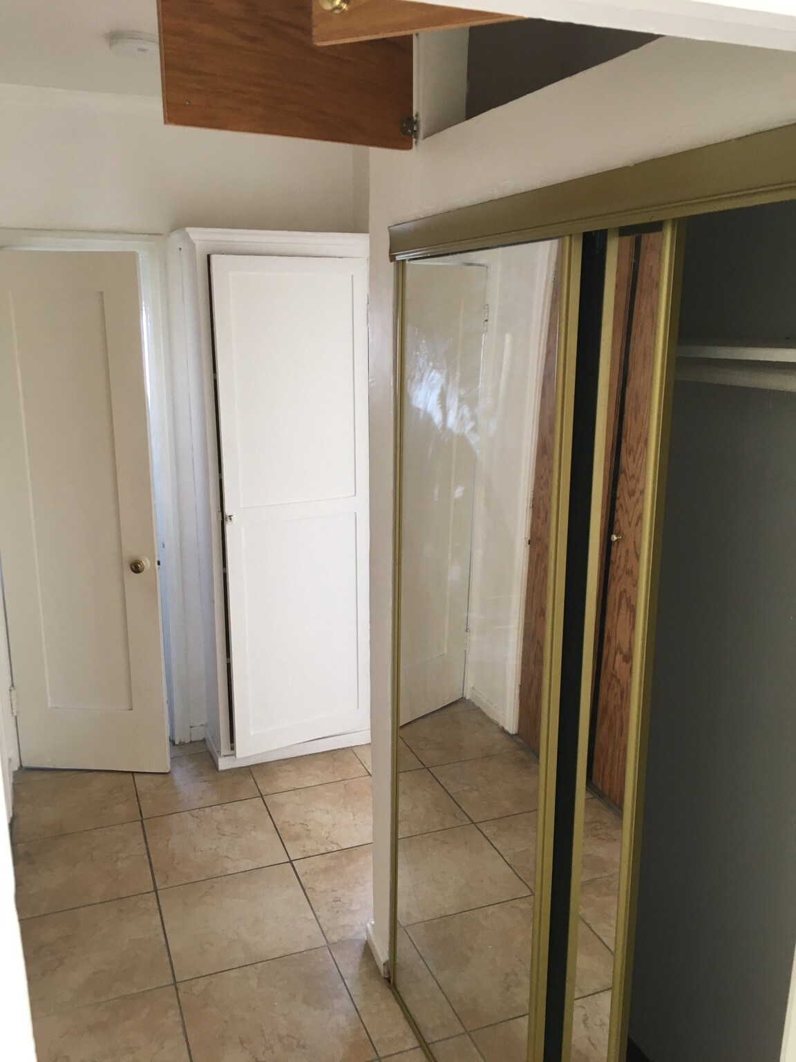 Building Photo - 1117 E California Ave