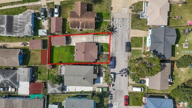 Building Photo - 5721 Sylvia Dr