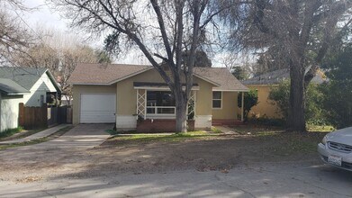 Building Photo - 3110 Oak St