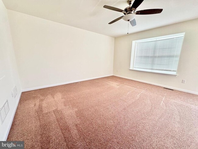 Building Photo - 120 Salerno Dr