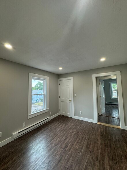 Building Photo - 49 Church St