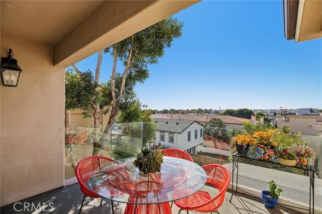 Building Photo - 656 7th St