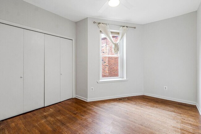 Building Photo - 127 11th St NE