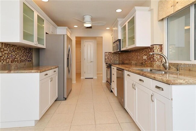 Building Photo - 3210 San Bernadino St