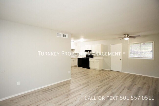 Building Photo - 6 Edgemont Dr