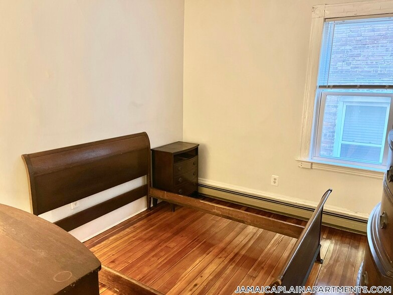 Building Photo - 11 Chilcott Pl