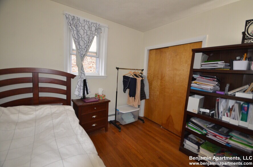 Building Photo - 316 Tappan St