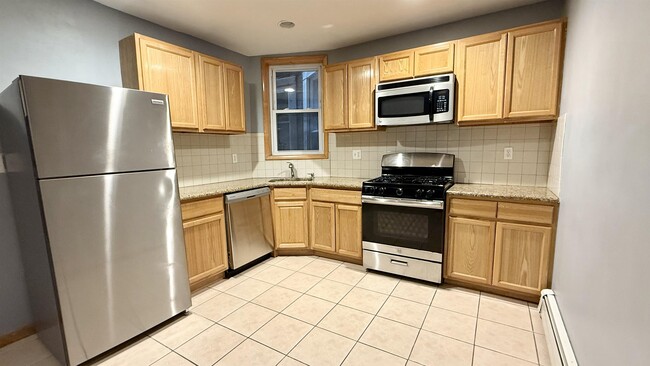 Primary Photo - 391 Central Ave