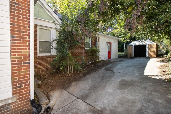 Building Photo - Renovated Historic Columbia Gem: 3-Bed, 2-Bath Home with Modern Updates, Walking Distance to Bull...
