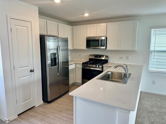 Building Photo - 228 Sormonne Lp