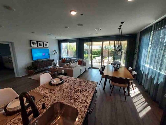Building Photo - 1496 Pinyon Ln