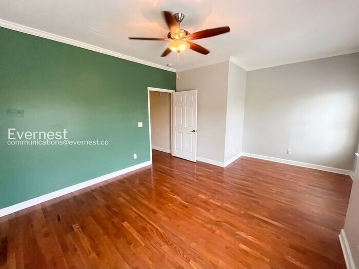 Building Photo - 221 Delmont St