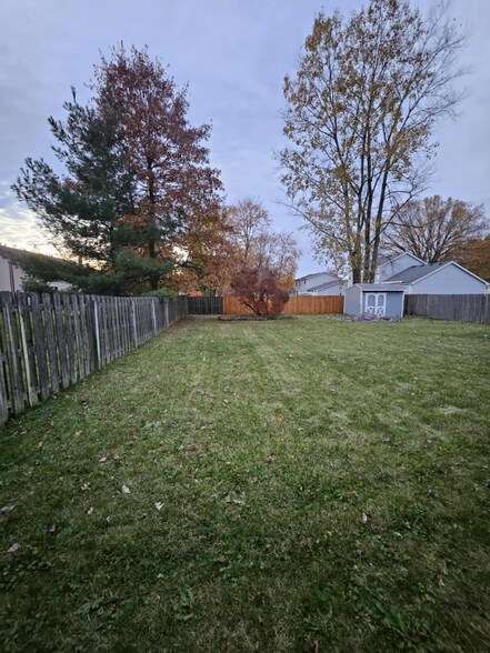 Building Photo - 468 Topaz Ln