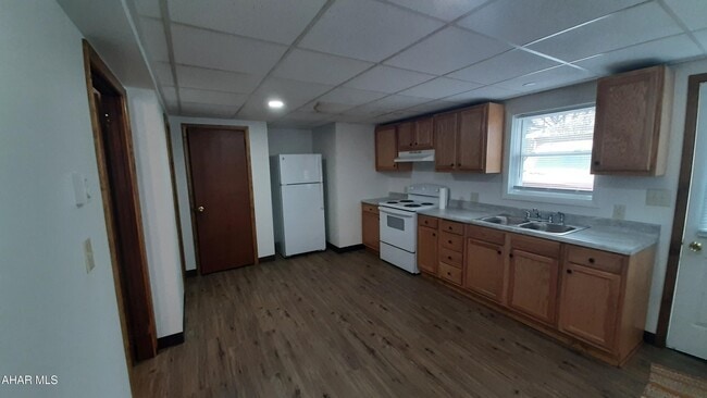 Building Photo - 500 Gallitzin Rd