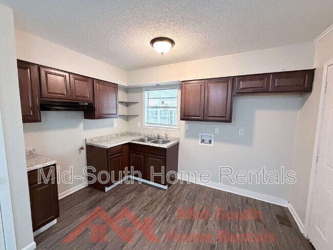 Building Photo - 3231 Harvester Ln