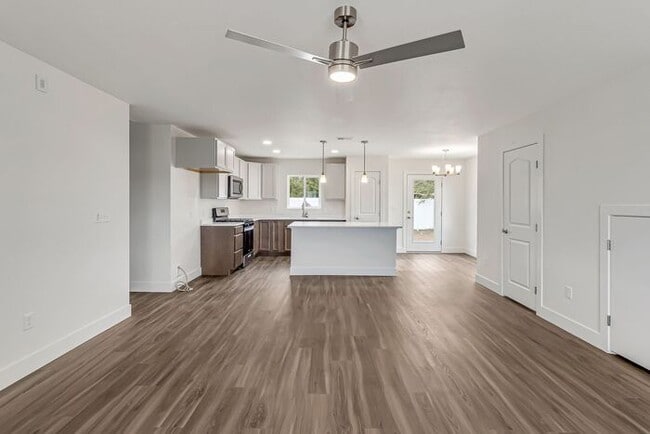 Building Photo - Beautiful 4-Bedroom Rental with Modern Upgrades and RV Parking!