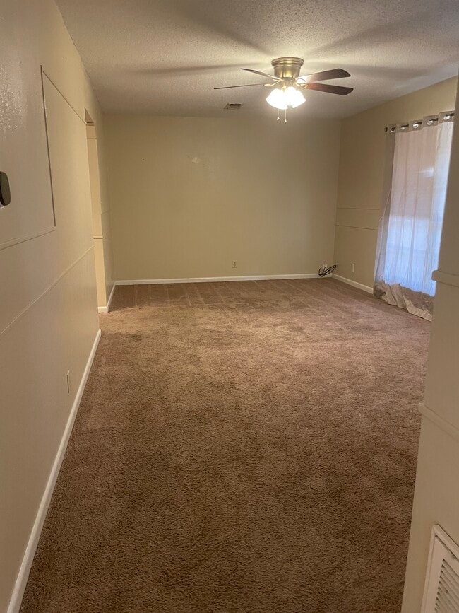 Building Photo - 107 Galahad Ct