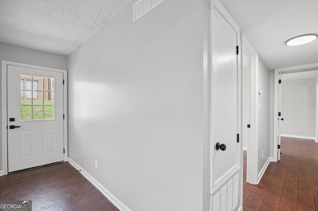 Building Photo - 3193 Nectarine Cir
