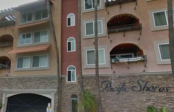 Building Photo - Located in northern Pacific Beach