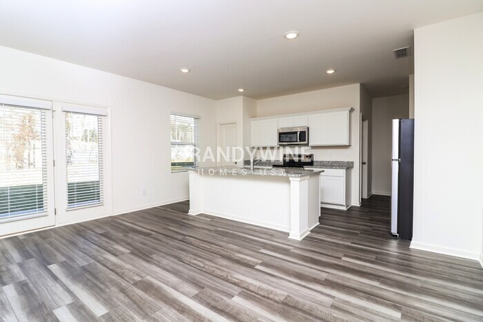 Building Photo - 546 Otway Lp