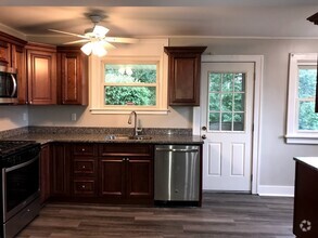 Building Photo - 3 Bedroom; 1 Bath House for Rent - Swissvale