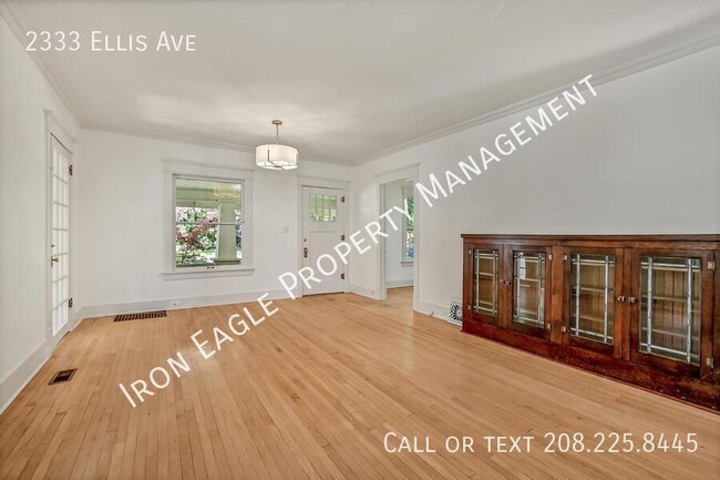 Building Photo - 2333 Ellis Ave
