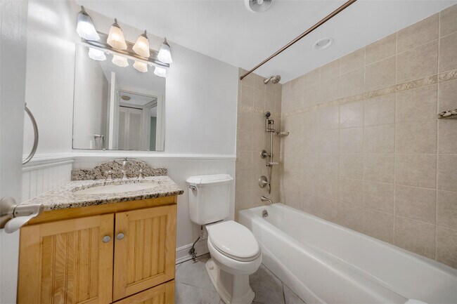 Building Photo - 1391 S Ocean Blvd