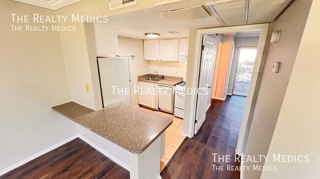 Building Photo - 126 Blue Pointe Way