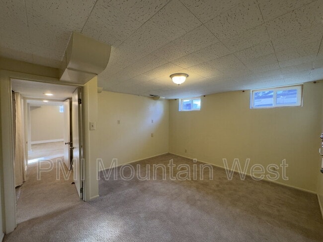 Building Photo - 1878 E Stratford Ave