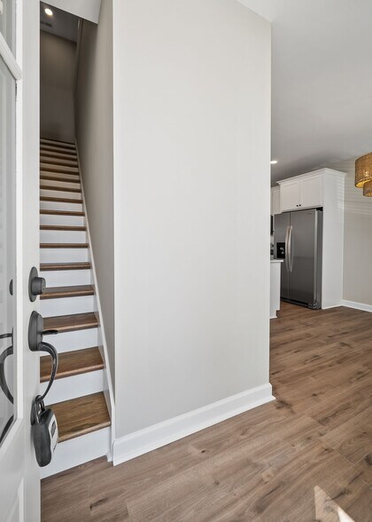 Building Photo - 279 Scott Ave