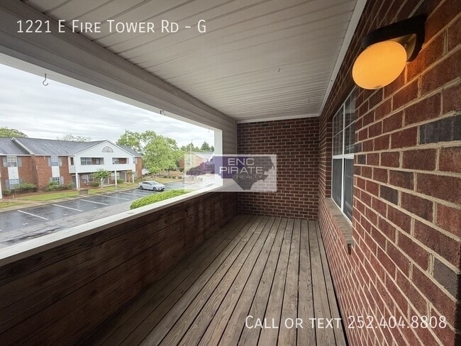 Building Photo - 1221 E Fire Tower Rd