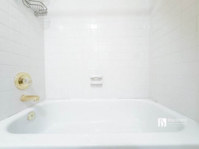 Building Photo - 1706 Poling Ave