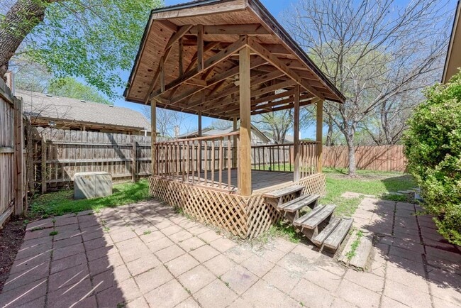 Building Photo - 8610 Croydon Loop