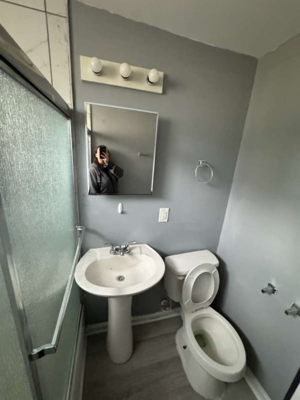 Building Photo - 201 Chandler Dr