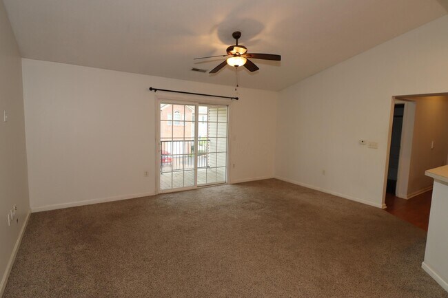 Building Photo - 681 Spring Valley Dr