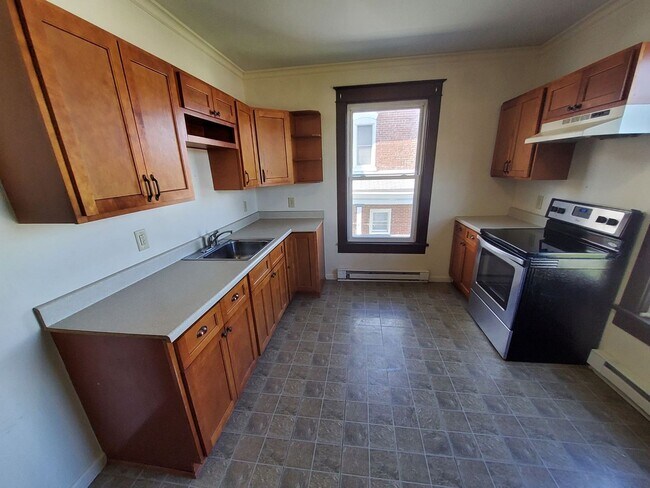 Building Photo - 2nd St 215-217 N