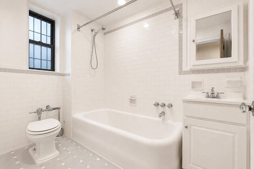 Building Photo - 77 W 104th St