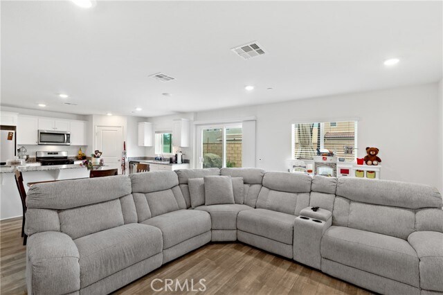 Building Photo - 30907 Challenger Ct
